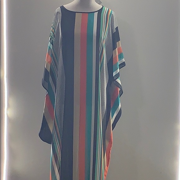 Throw - Picture 4 of 4